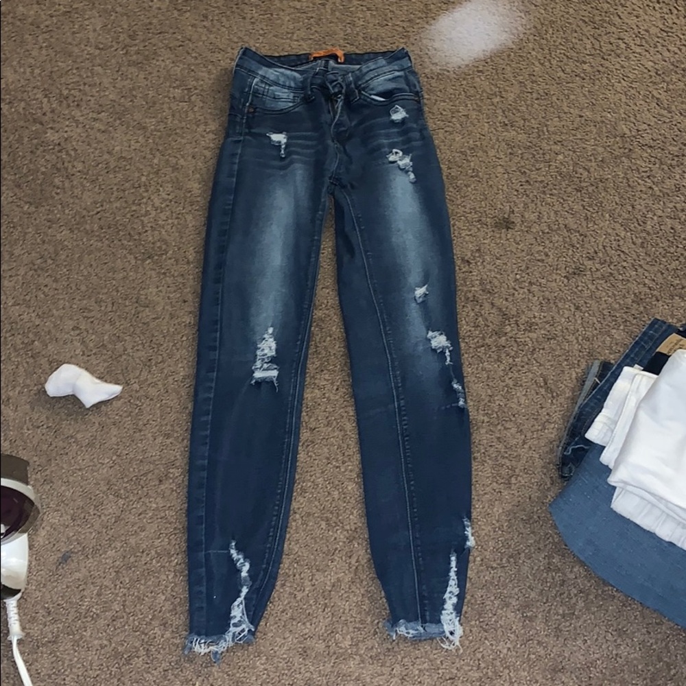 Ripped skinny jeans